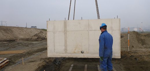 Plaatsen-betonput-Europoort-_-QUALM-1